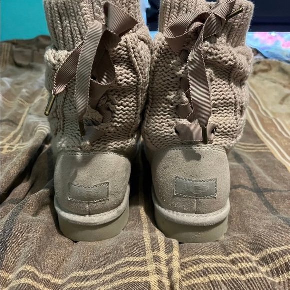 Pink uggs - Picture 6 of 6